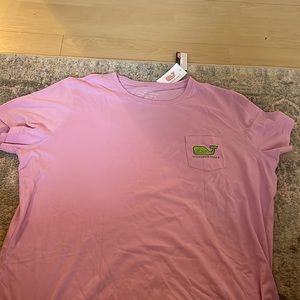 Vineyard vines t shirt with tennis rackets and tennis balls